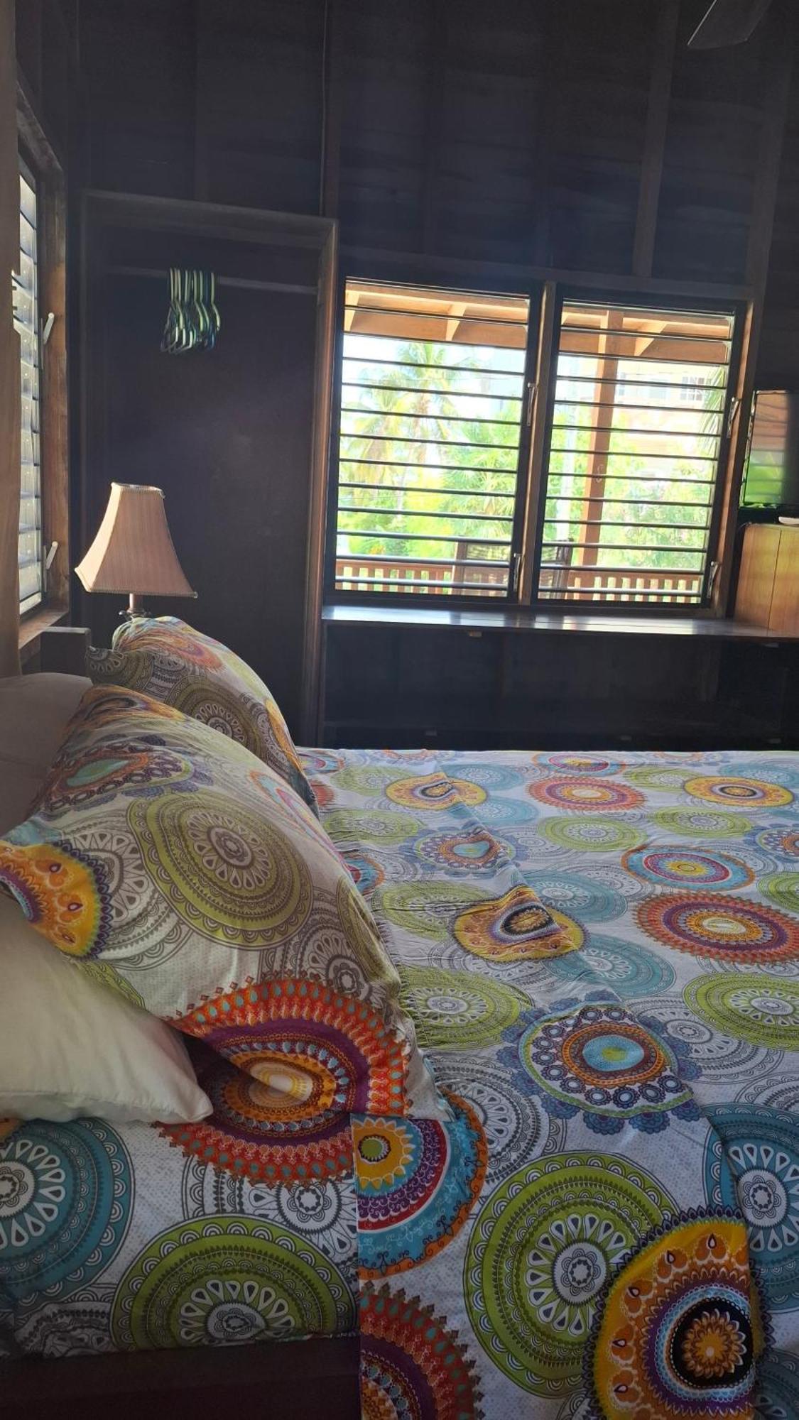 Amanda'S Place Casa Amancer - Sea View, Pool And Tropical Garden Caye Caulker Eksteriør bilde